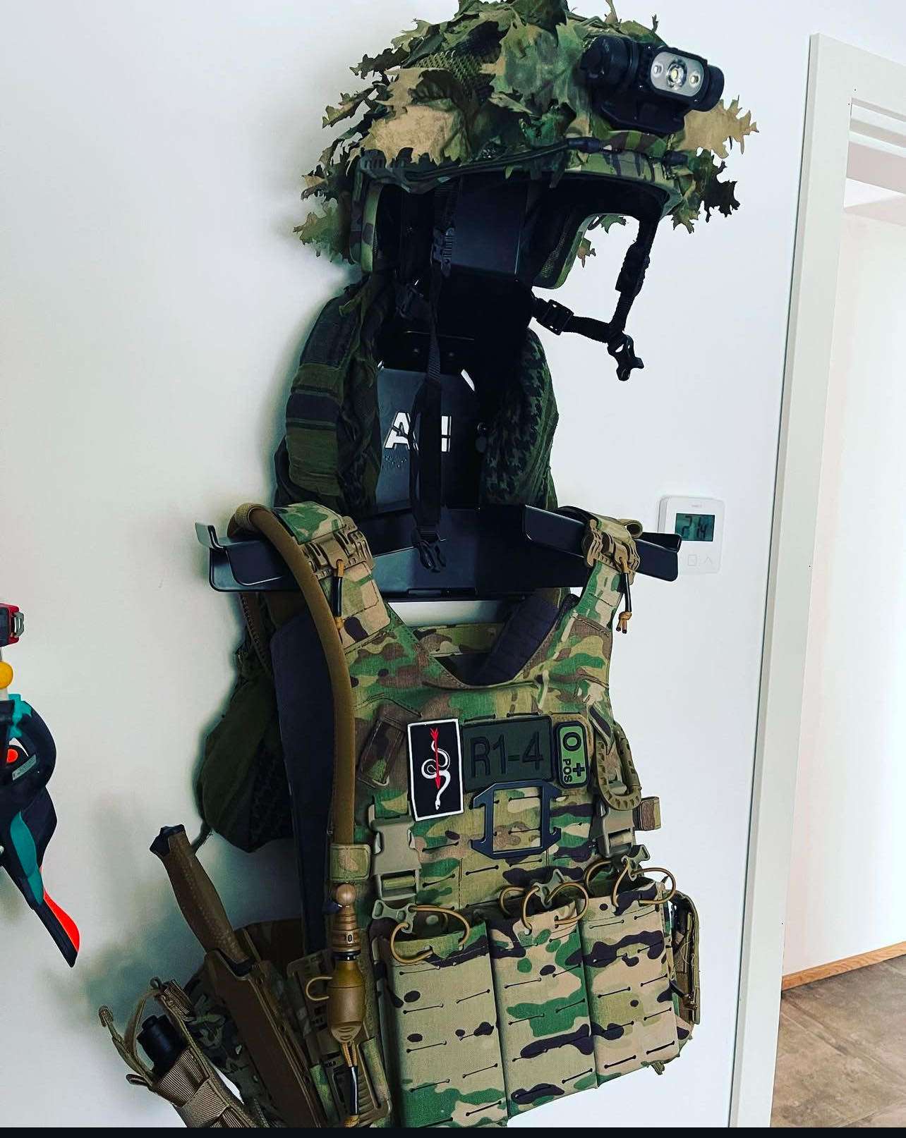 Armory Hanger varustusehoidja seina